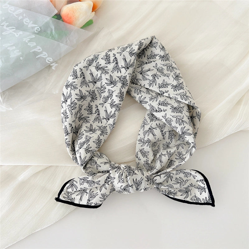 Women's Elegant Sweet Ditsy Floral Polka Dots Heart Shape Polyester Silk Scarf