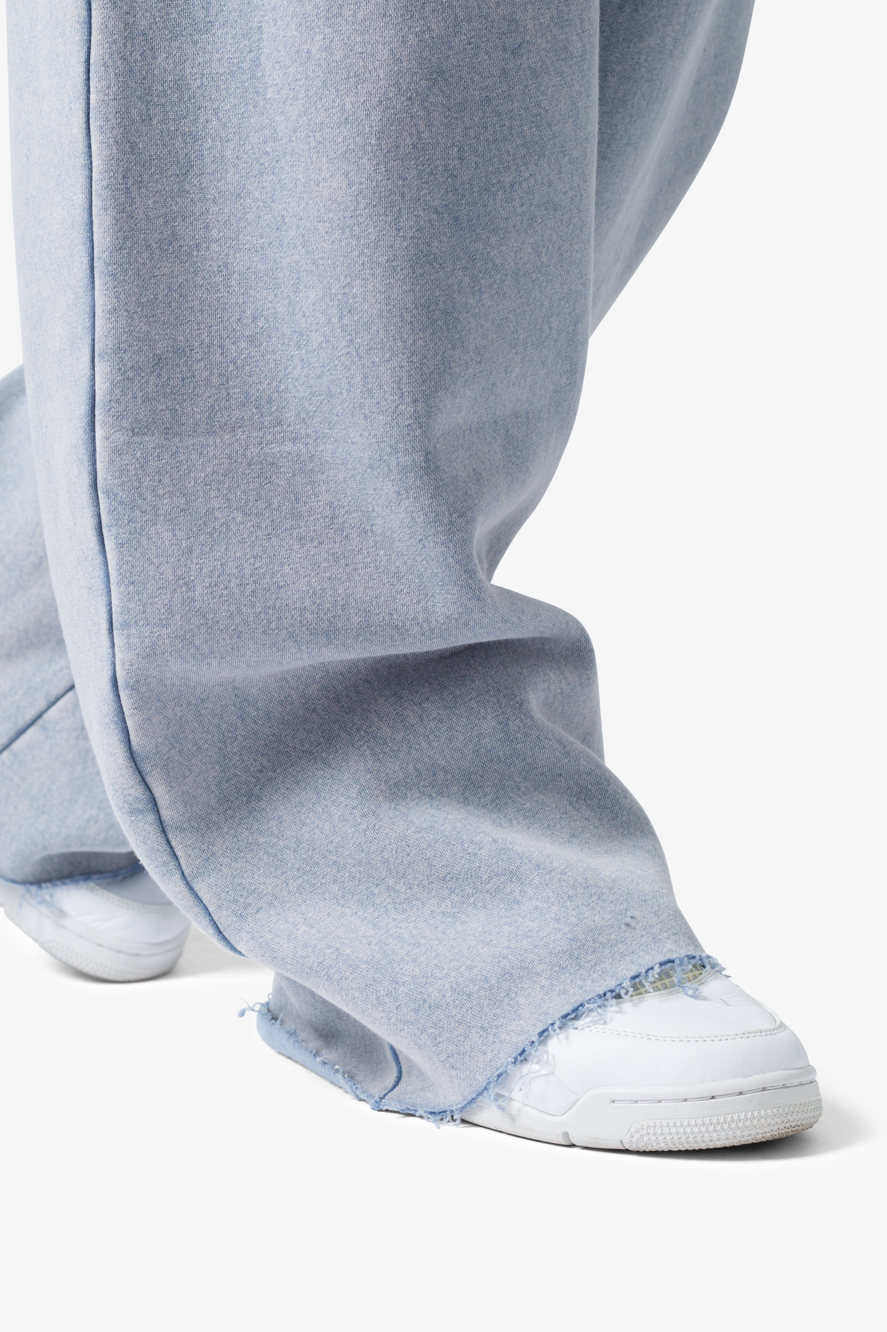 Washed Ultra Baggy Sweatpants - Washed Light Blue