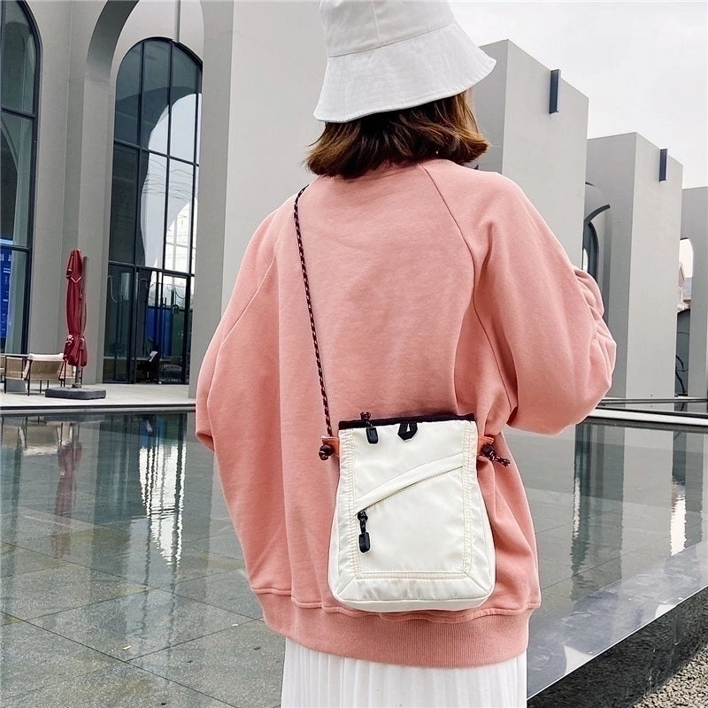 Women's Small Nylon Solid Color Streetwear Zipper Crossbody Bag