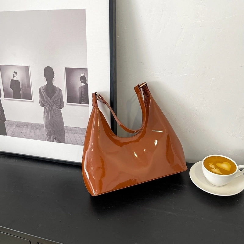 Women's Small Pu Leather Solid Color Streetwear Pillow Shape Zipper Underarm Bag