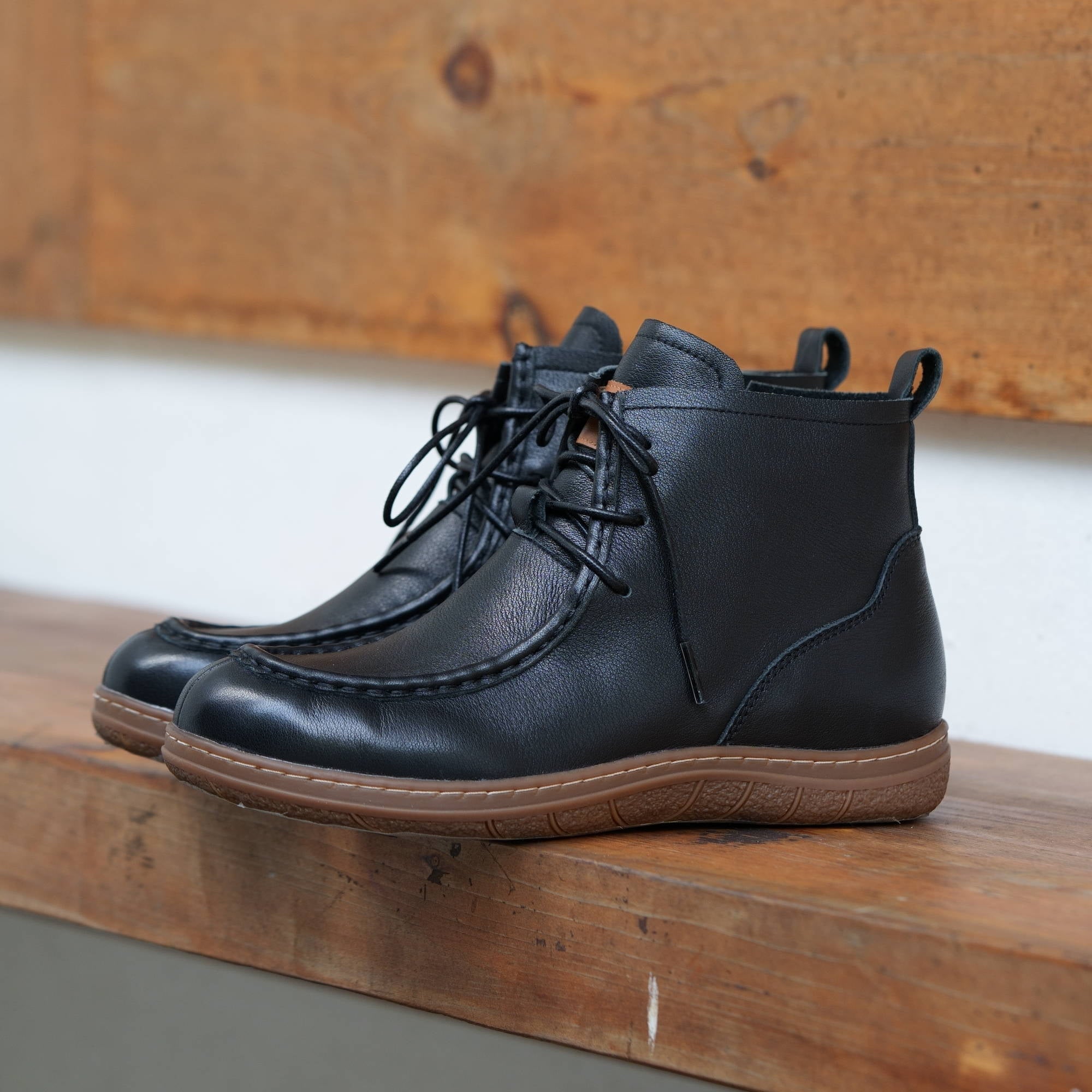 Retro Handmade Genuine Leather Martin Boots Lace-Up Ankle Boots In Black/Khaki