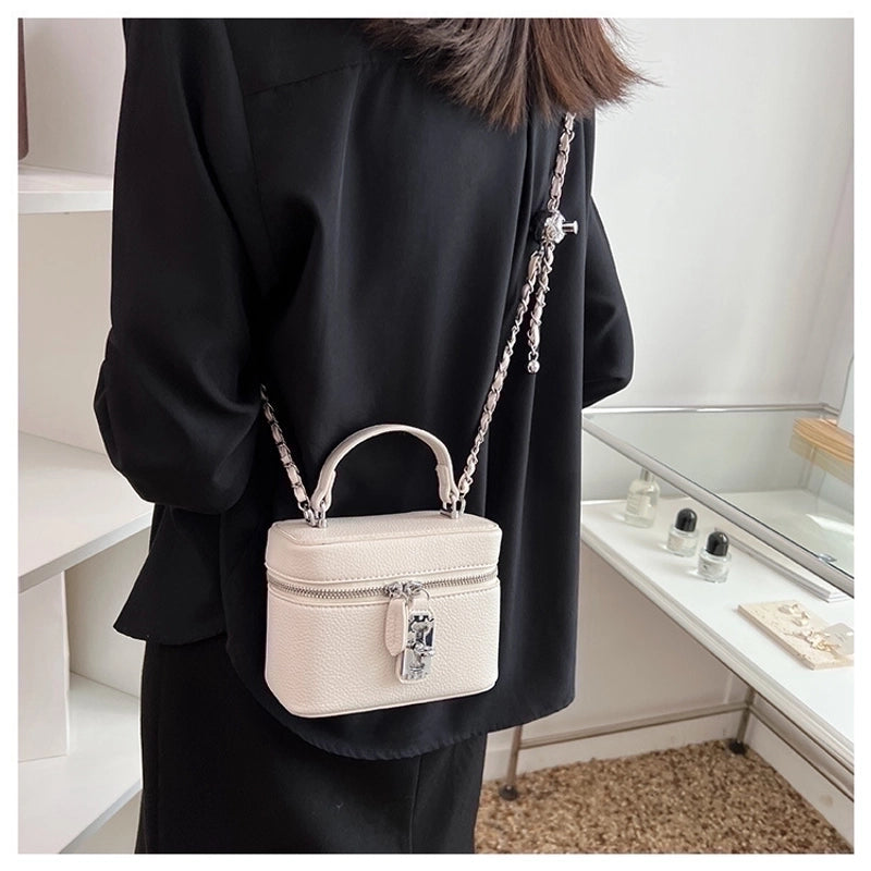 Women's Medium Pu Leather Solid Color Classic Style Square Zipper Shoulder Bag