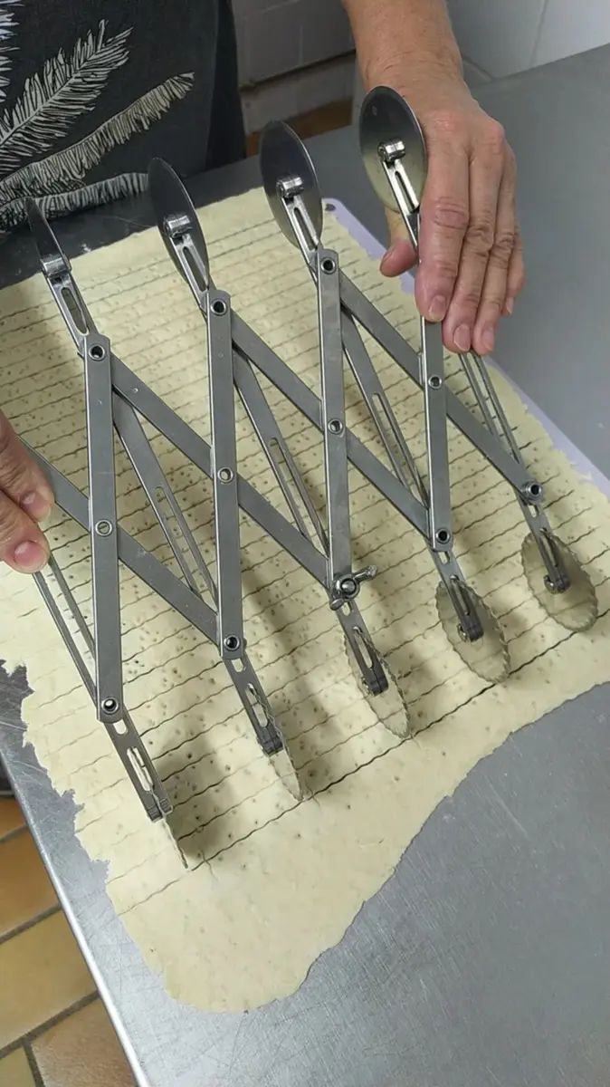 5 Wheel Pastry Cutter (STAINLESS STEEL)