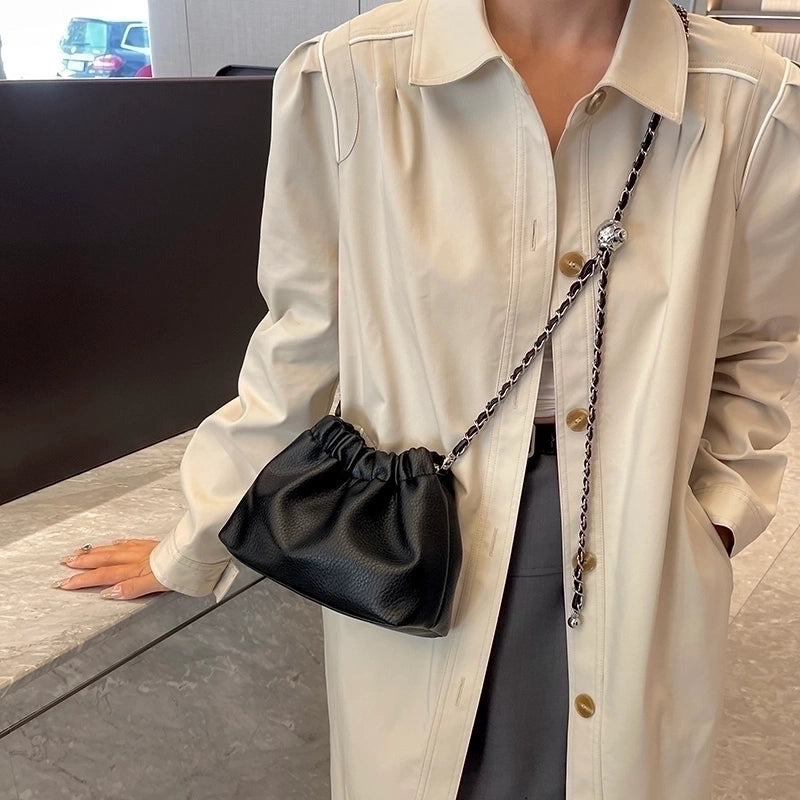 Women's Pu Solid Color Streetwear Sewing Thread Bucket Magnetic Buckle Crossbody Bag