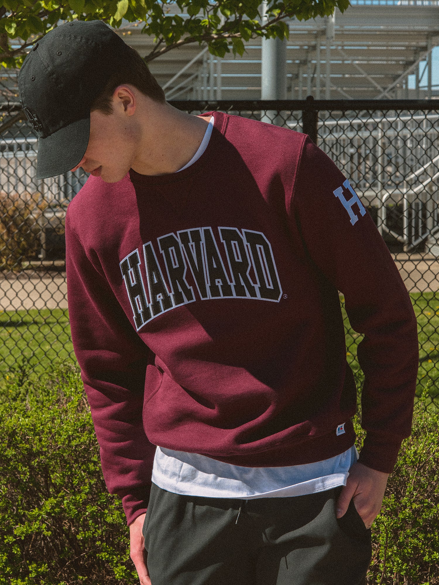 RUSSELL HARVARD SLEEVE EMBROIDERED CREW