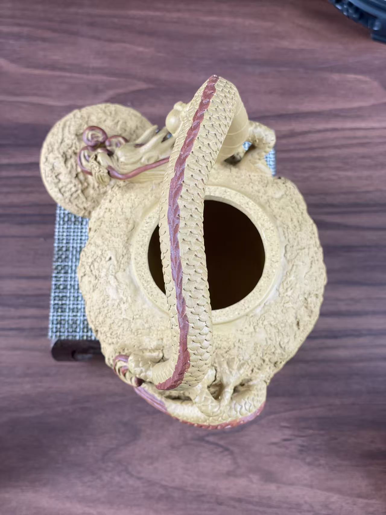 Yixing purple clay teapot with handle