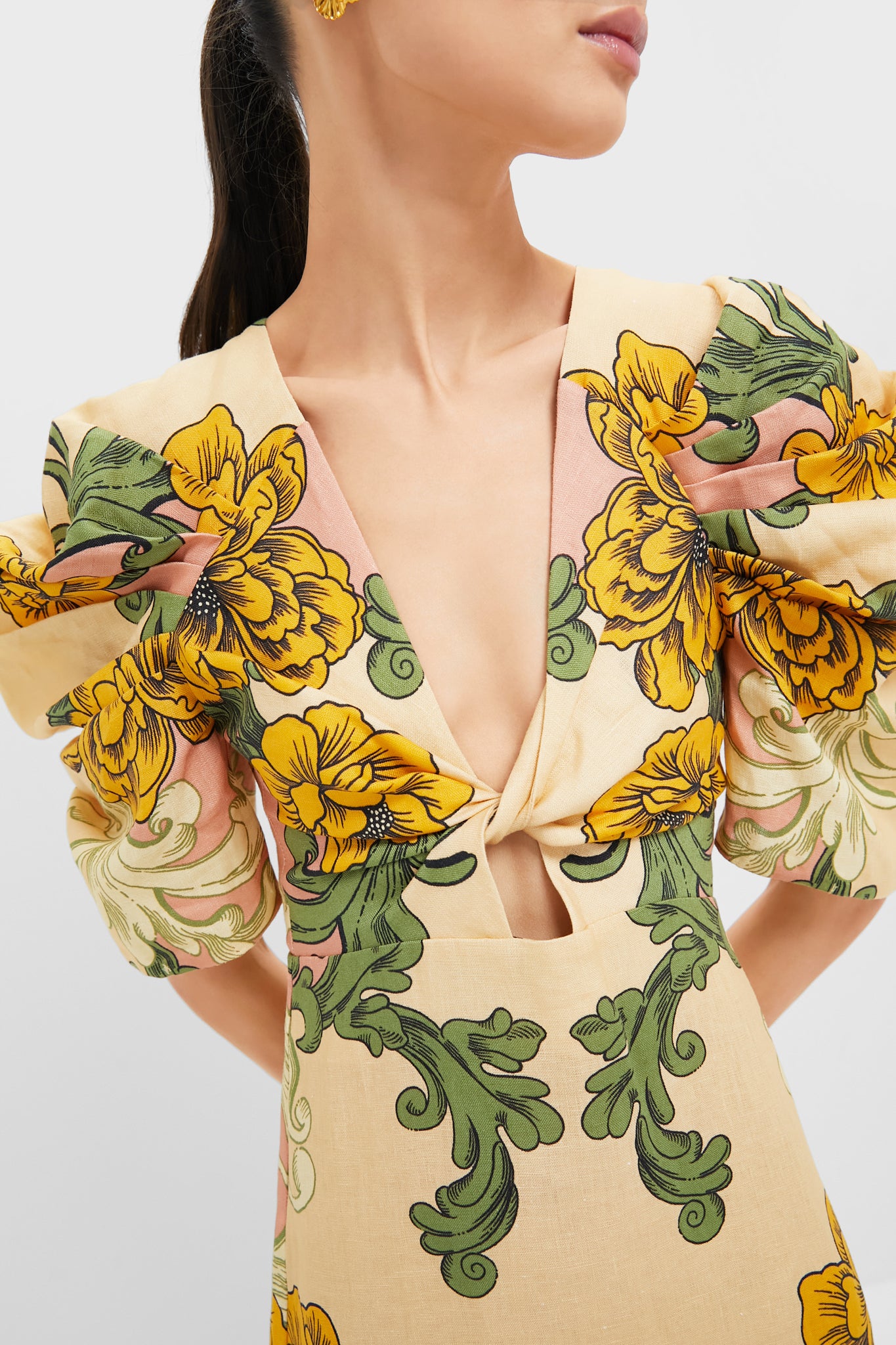 Delicate Flower Arabesques Short Sleeve Midi Dress