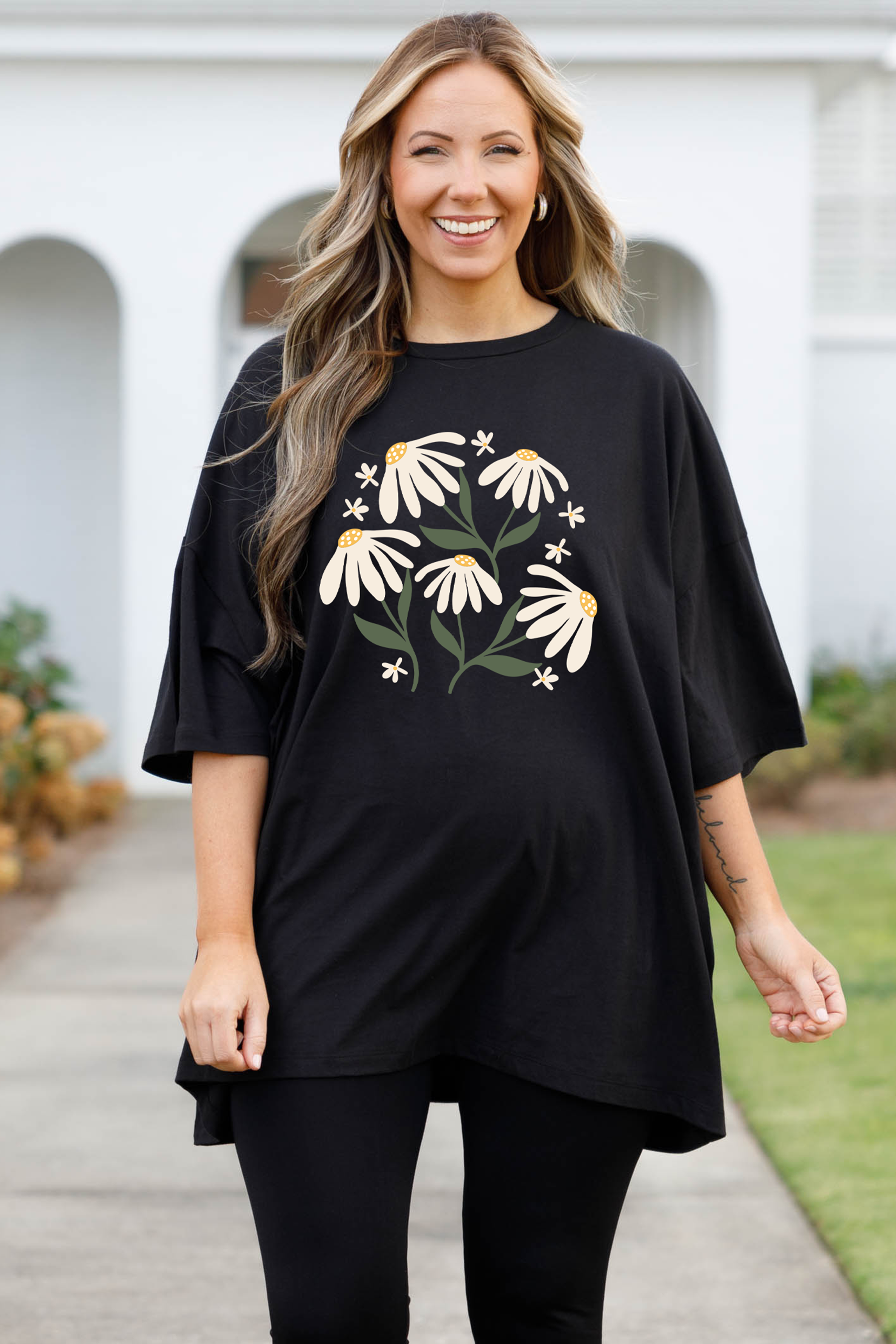 Daisy Picking Boyfriend Tee. Black