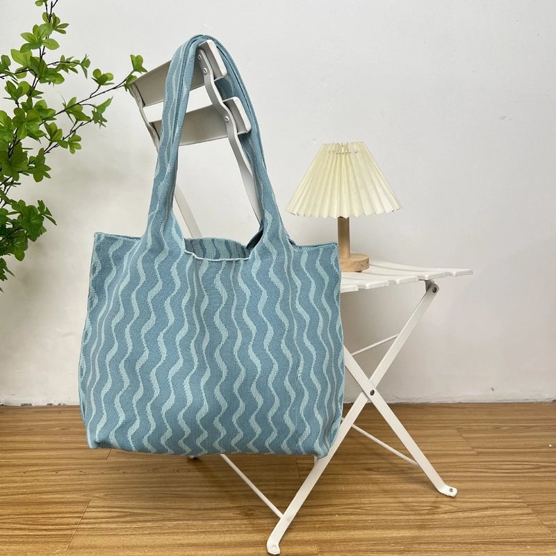 Women's Large Polyester Color Block Waves Streetwear Square Open Shoulder Bag