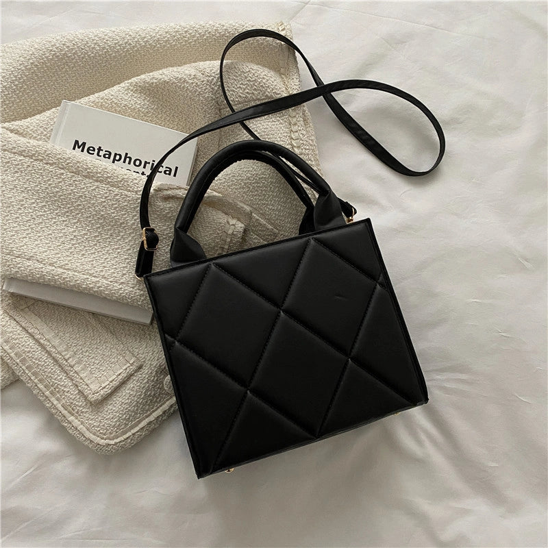 Women's Pu Leather Solid Color Classic Style Sewing Thread Square Zipper Crossbody Bag