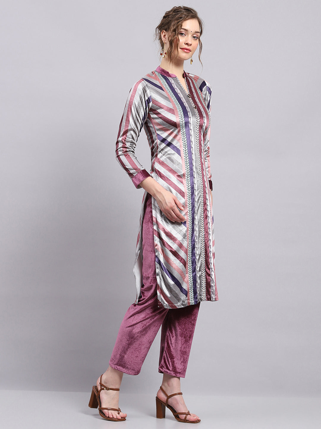 Women Purple Stripe Round Neck 3/4th Sleeve Kurti Set for Winter