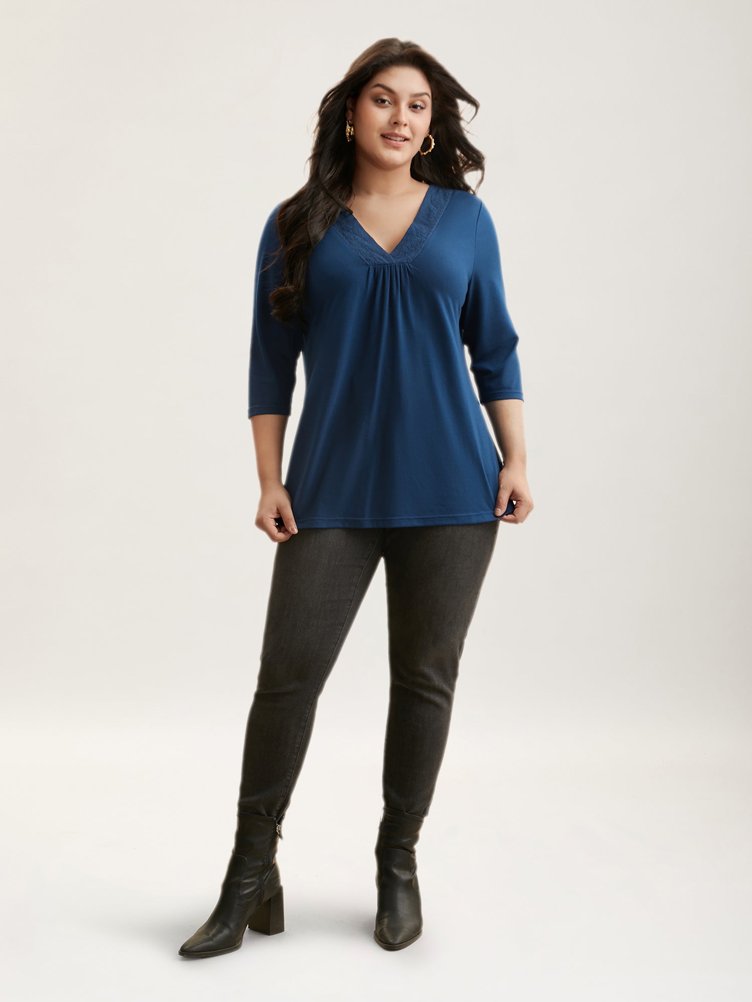 V Neck Embroidered Patchwork Gathered T-shirt