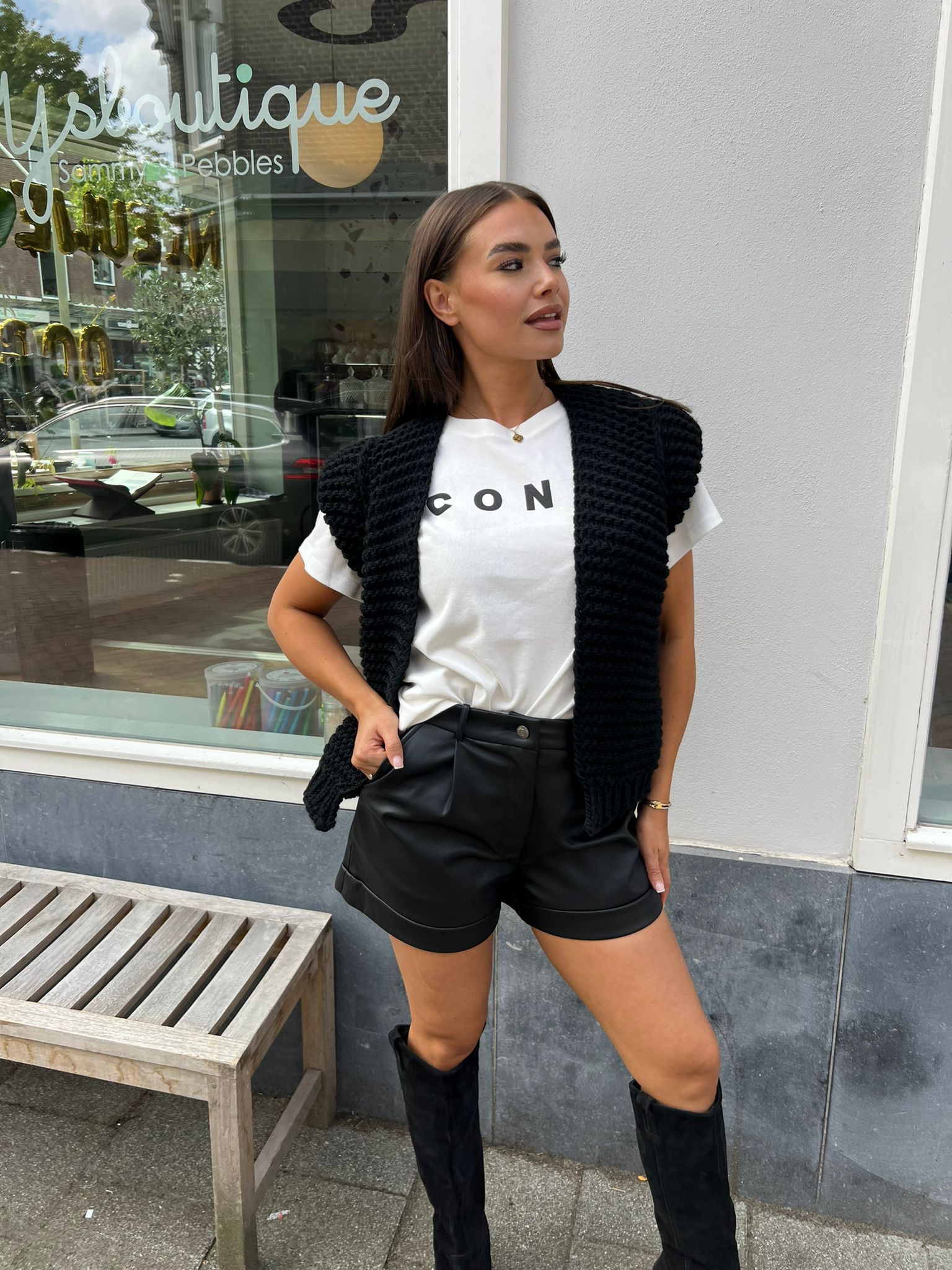 Nika knitted gilet vest black