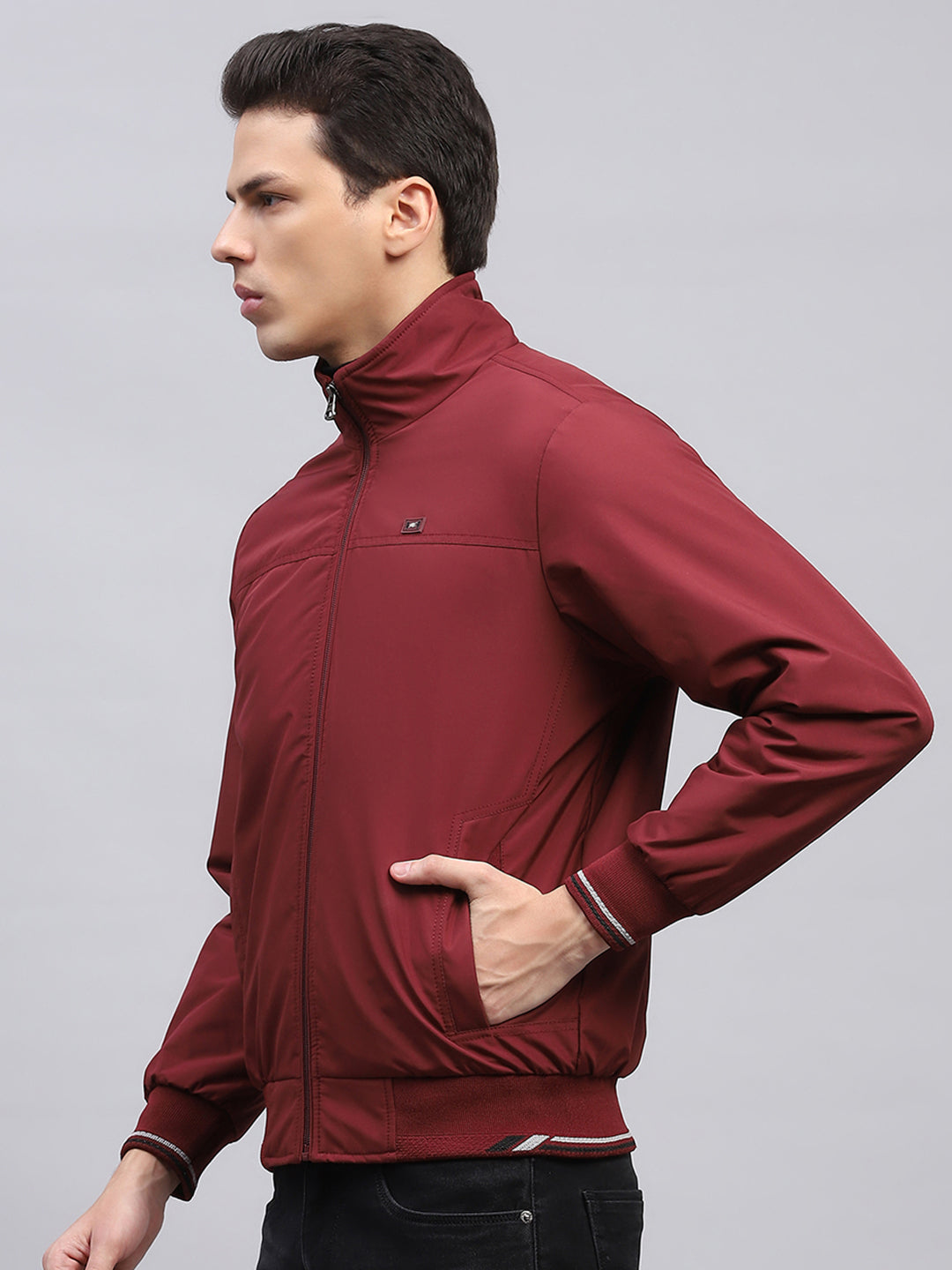 Men Maroon Solid Mock Neck Full Sleeve Jacket