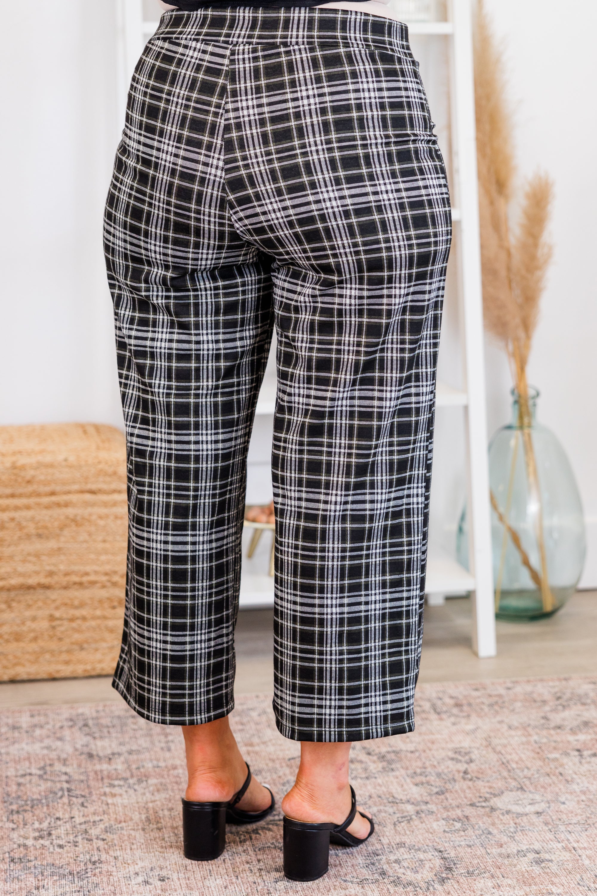 I'm Still Standing Pants. Black-Olive