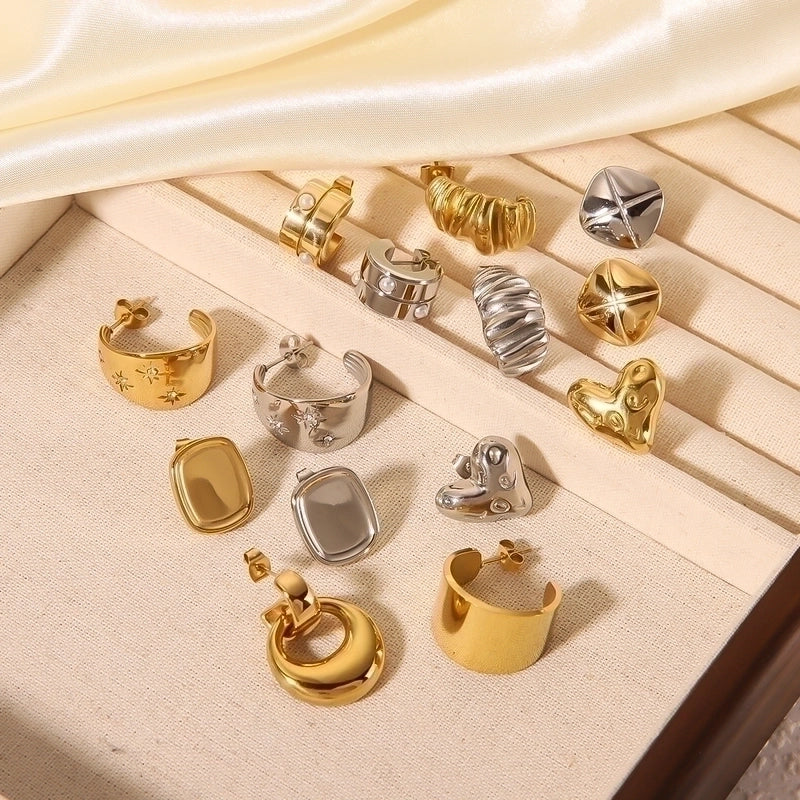 1 Pair IG Style Vintage Style C Shape Heart Shape Lingge Plating Pleated Inlay 304 Stainless Steel Pearl Zircon 18K Gold Plated Ear Studs