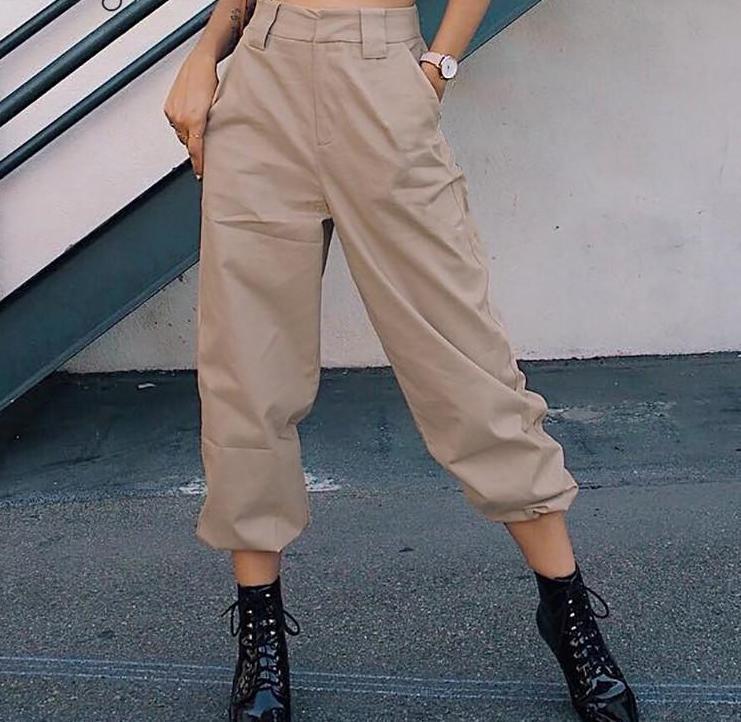 High Waisted Straight Trouser With Chain