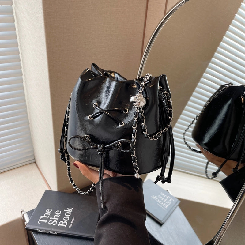 Women's Medium Pu Leather Solid Color Classic Style Sewing Thread Bucket Magnetic Buckle Bucket Bag