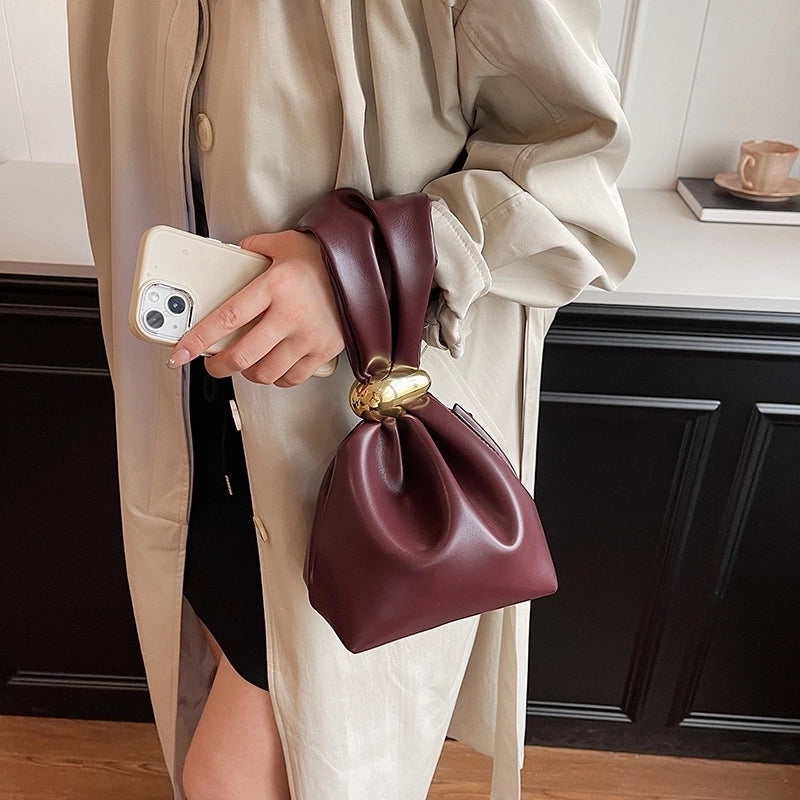 Women's Small Pu Leather Solid Color Streetwear Cylindrical Zipper Shoulder Bag