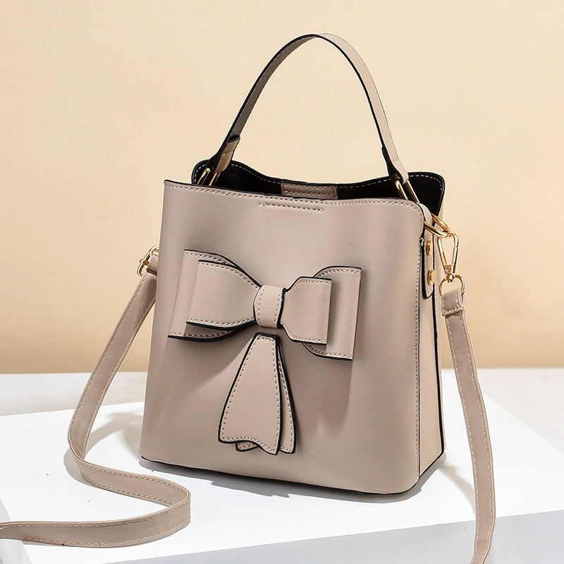 Women's Medium Pu Leather Solid Color Basic Classic Style Square Zipper Crossbody Bag