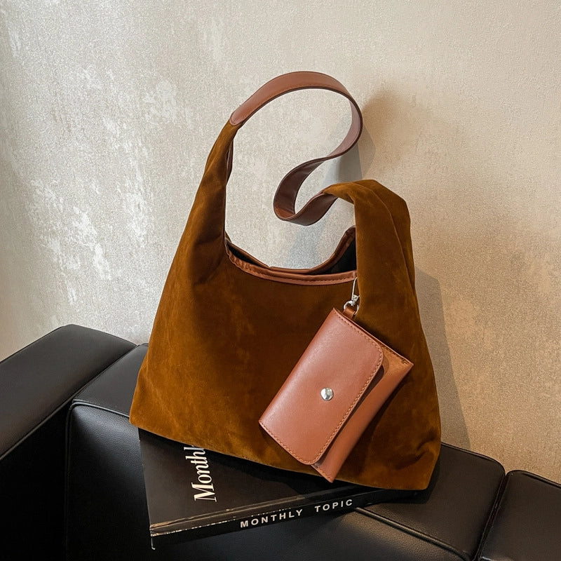 Women's Large Pu Leather Solid Color Streetwear Bucket Zipper Shoulder Bag