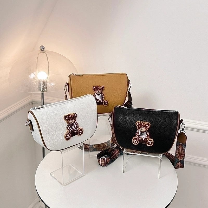 Women's Pu Leather Little Bear Classic Style Square Zipper Shoulder Bag