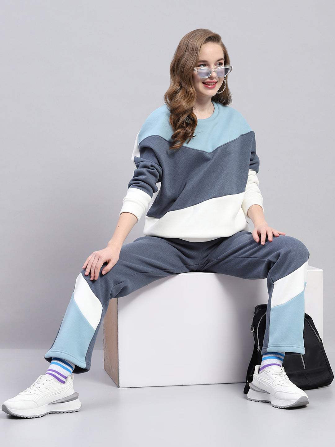 Women Blue Solid Round Neck Full Sleeve Tracksuit