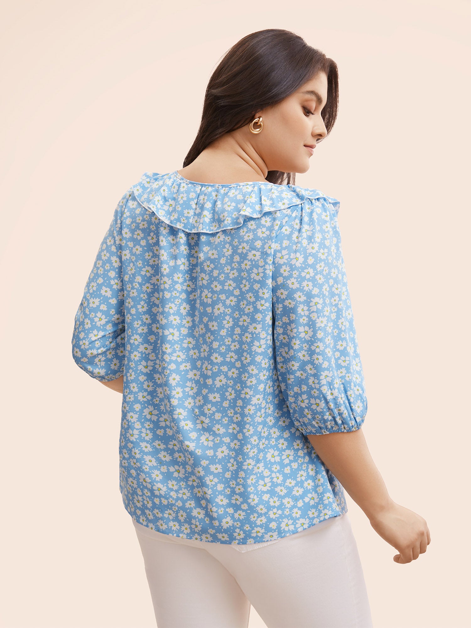 Daisy Patterned Ruffled Collar Blouse