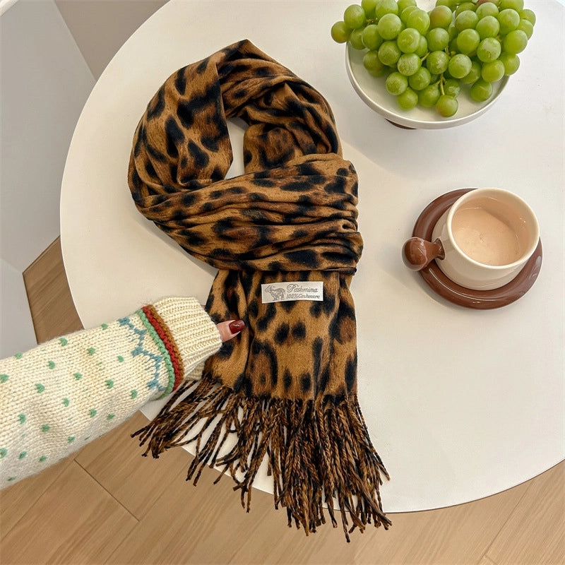 Women's Classic Style Leopard Imitation Cashmere Tassel Scarf
