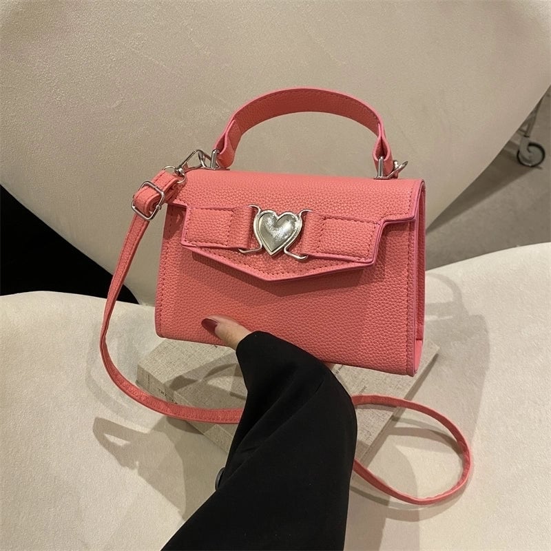 Women's Pu Leather Heart Shape Solid Color Streetwear Square Lock Clasp Handbag