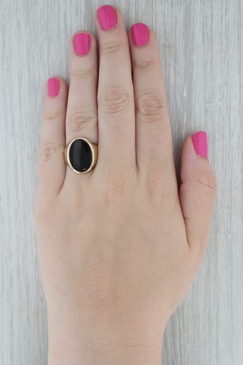 Onyx Oval Solitaire Signet Style Ring 14k Yellow Gold Size 9.75