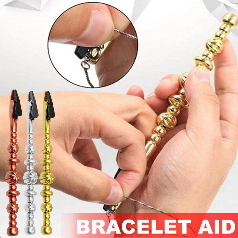 Bracelet Fastener Helper