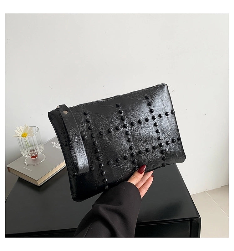 Women's Pu Leather Solid Color Classic Style Zipper Envelope Bag