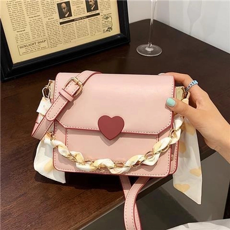 Women's Small Pu Leather Heart Shape Streetwear Magnetic Buckle Crossbody Bag