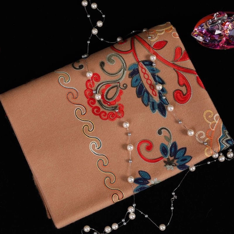 Women's Minimalist Flower Imitation Cashmere Embroidery Scarf