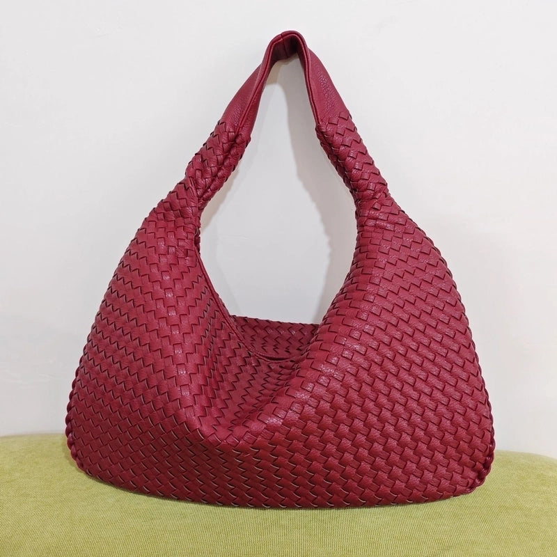 Women's Medium Pu Leather Solid Color Streetwear Weave Dumpling Shape Zipper Handbag