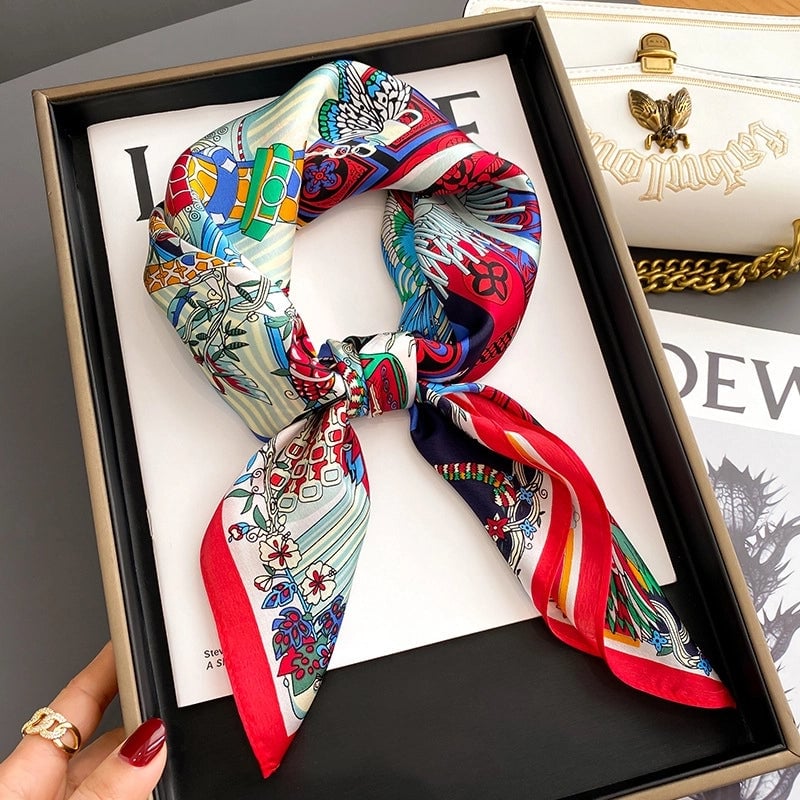 Women's Elegant Animal Silk Silk Scarf