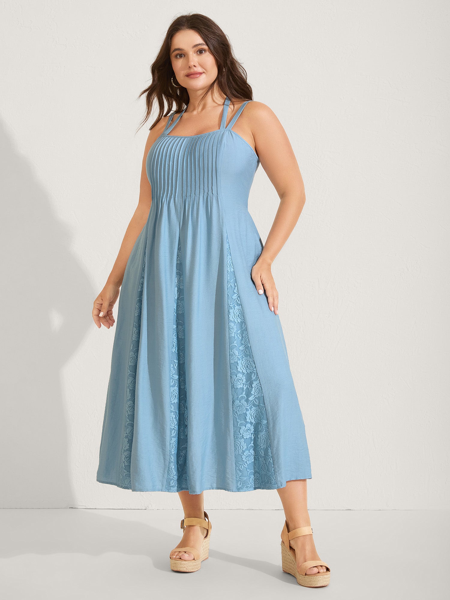 Lace Spliced Pleated Solid Midi Dress