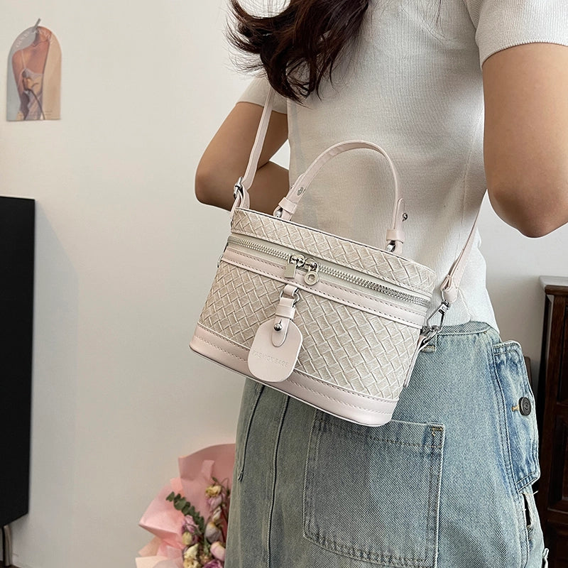 Women's Pu Leather Solid Color Elegant Classic Style Zipper Bucket Bag