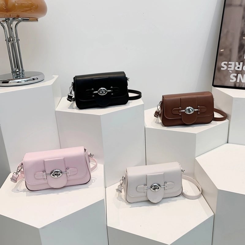 Women's Pu Leather Solid Color Streetwear Flip Cover Crossbody Bag