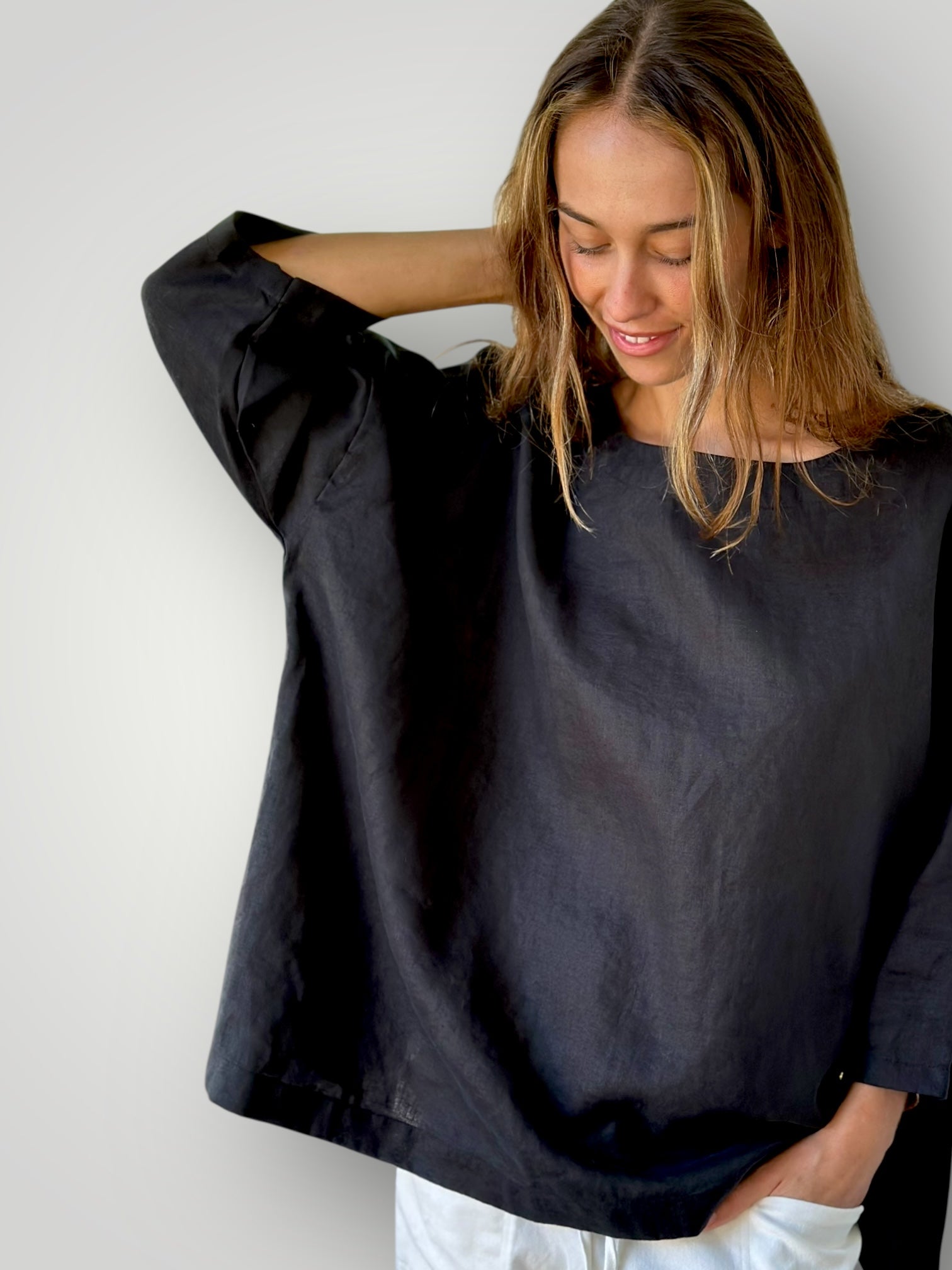 marita top  - black linen