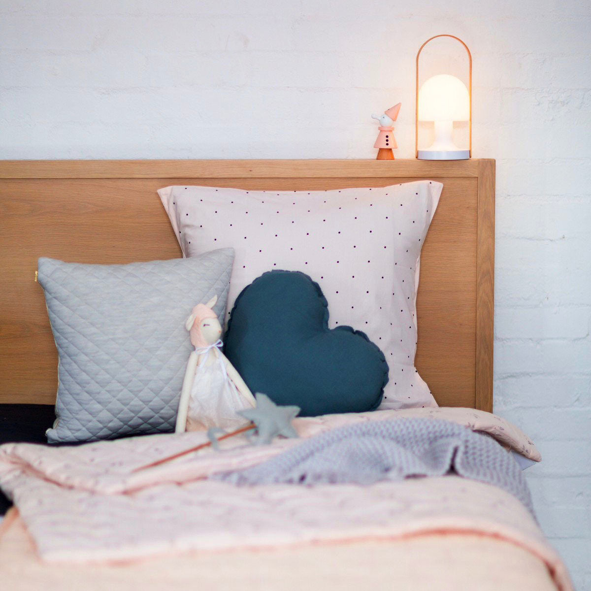 Marset Follow Me Rechargeable Lamp . White