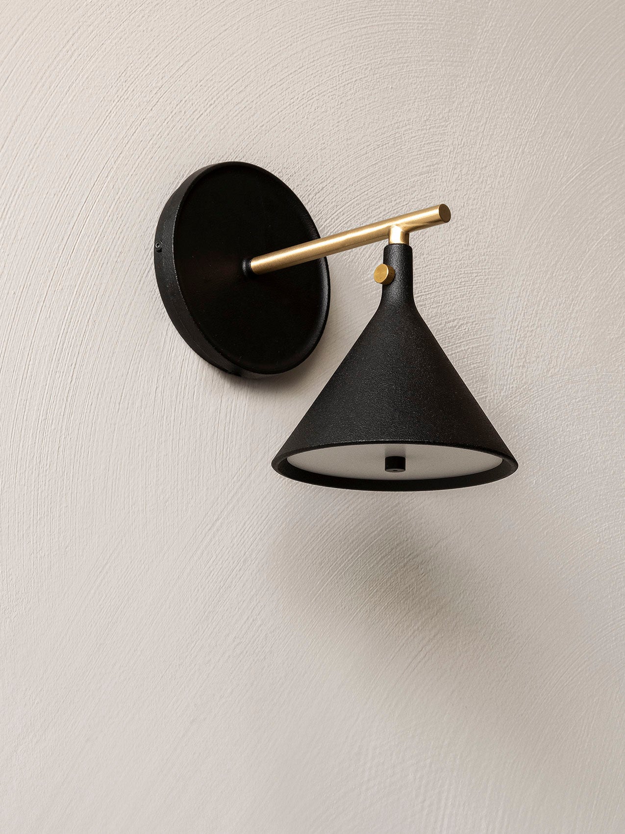 Cast Sconce Wall Lamp
