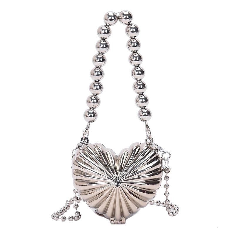 Women's Mini Metal Heart Shape Solid Color Streetwear Heart-shaped Magnetic Buckle Shoulder Bag Crossbody Bag Chain Bag