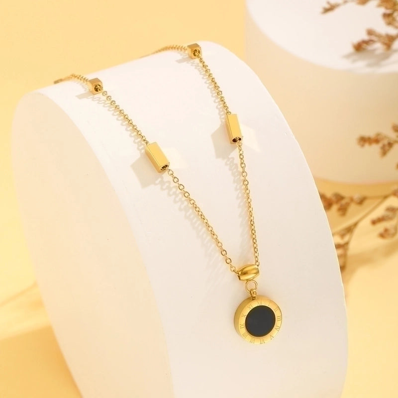 Ig Style Minimalist Round Heart Shape Roman Numeral Titanium Steel Plating Inlay Shell 18k Gold Plated Pendant Necklace