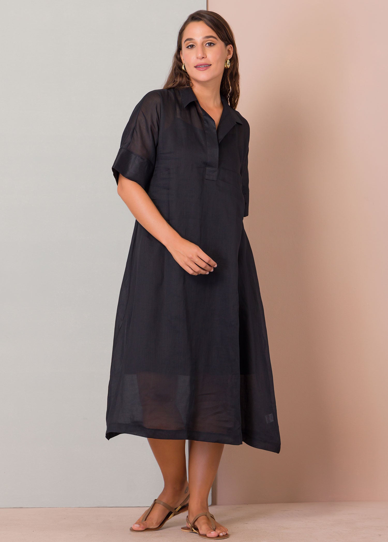 Open collar dress with extended sleeves