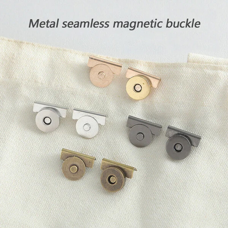 Metal seamless magnetic buckle