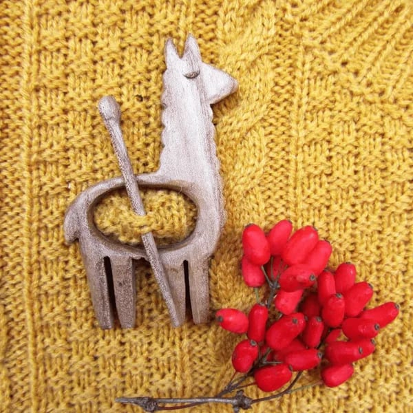 Brooch Pin With Wooden Animal Pattern