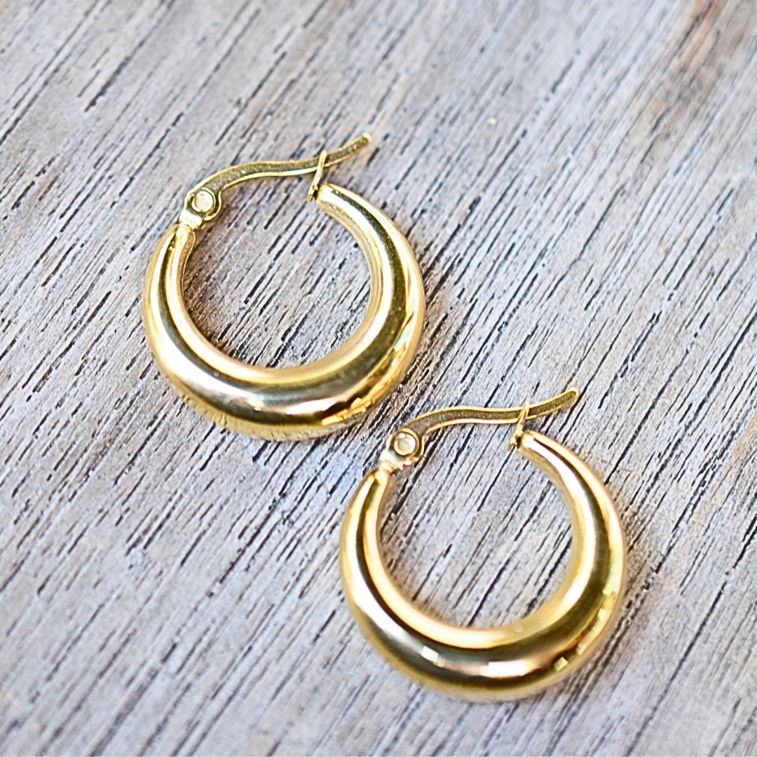 14mm Chunky clasped hoops - Gold