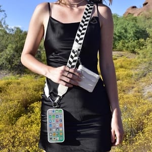 💖Last Day 49% OFF-Cell Phone Strap with Zip Pocket